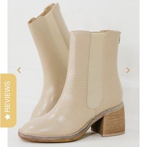 Olivia Boot, size 6.5. NWT.